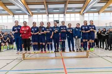 Bild 35 - C-Juniorinnen 3 Loewinnen Cup